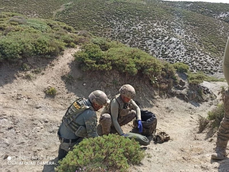 Siirt’te öldürülen PKK’lı 2 teröriste ait mühimmat ele geçirildi
