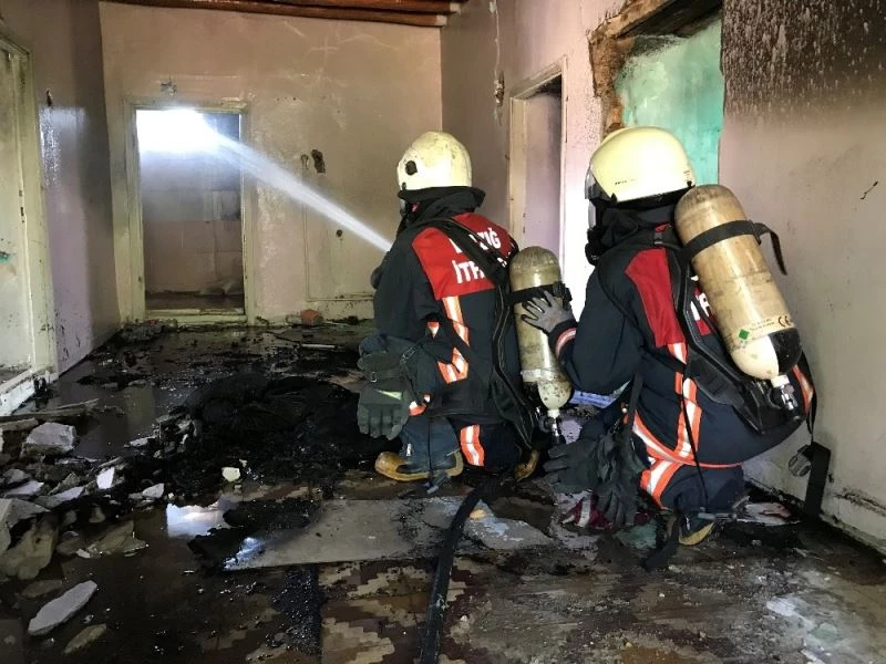 Elazığ’da ateşin kahramanı itfaiyeciler, haftada 160 yangına müdahale ediyor
