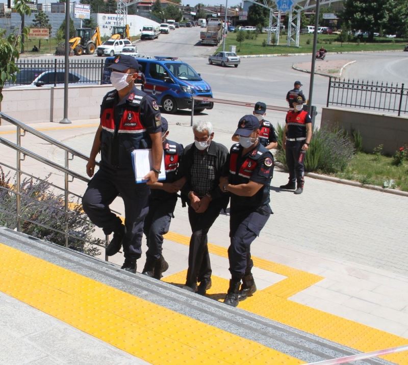 Müşterisini av tüfeğiyle öldüren kahvehane sahibi tutuklandı
