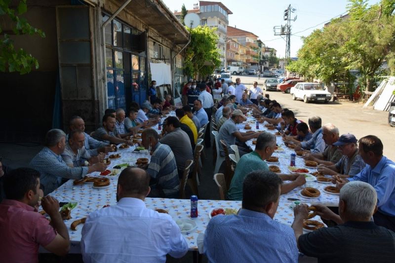 Başkan Aykurt, sanayi esnafıyla kahvaltıda buluştu dertlerini dinledi
