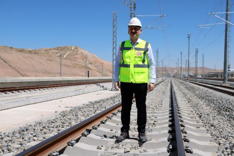 Bakan Karaismailoğlu: “Hedefimiz 2023 yılına 3 bin 500 kilometre demir yolu hattı ile girmek”
