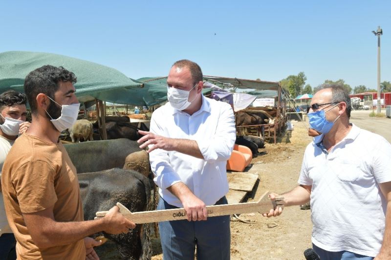 Çiğli’de “sopalı” kurban pazarlığı
