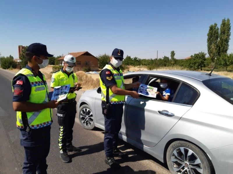 Ortak uygulamada çocuklara dedektif kartı sürprizi
