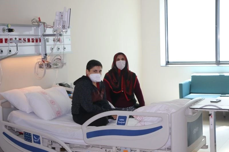 Oğluna böbreğini verebilmek için 20 günde 8 kilo verdi
