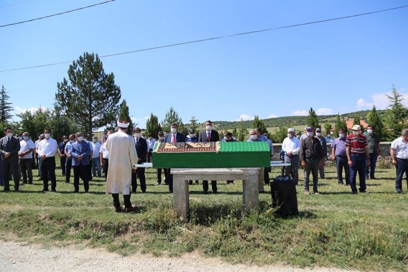 Vali Çelik, şehit babası Yaşar Yıldız’ın cenaze törenine katıldı
