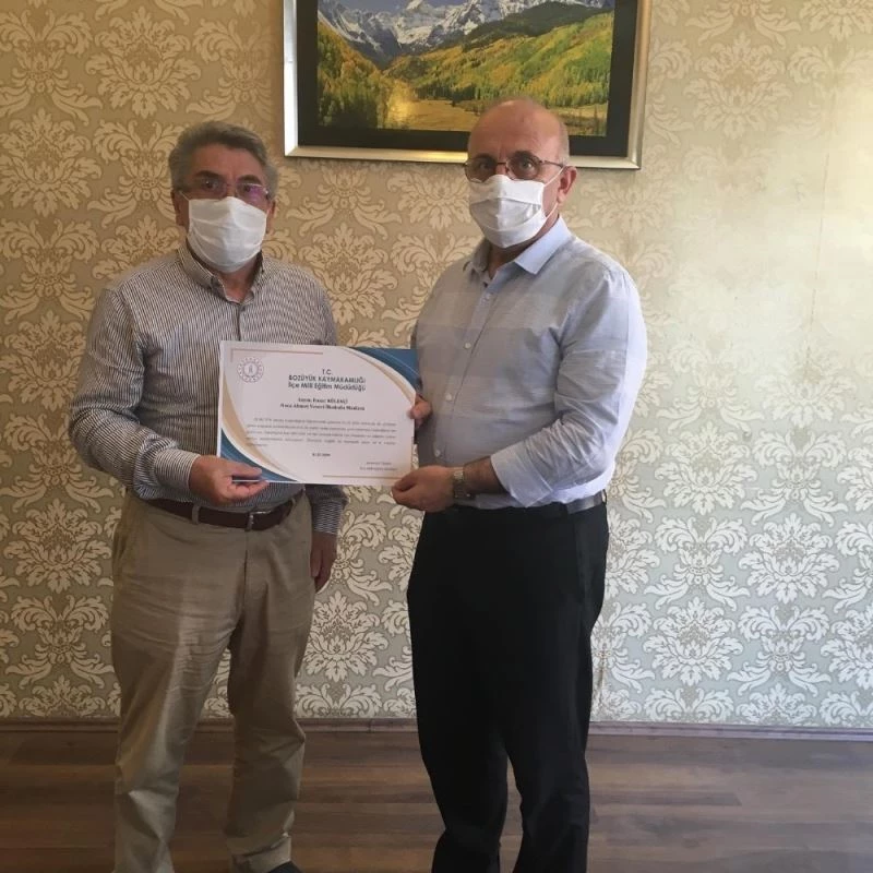 19 yaşında başladığı öğretmenliğe 46 yıl sonra veda etti
