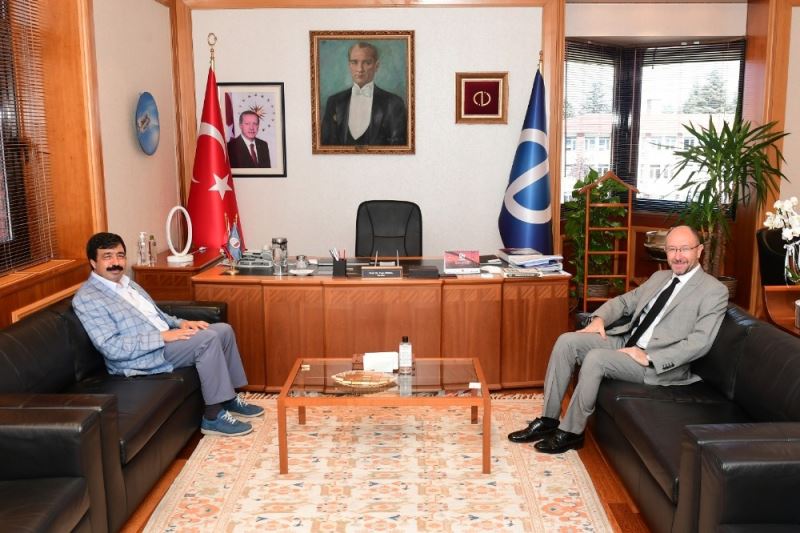 İzmir Kâtip Çelebi Üniversitesi Rektörü Köse’den Rektör Erdal’a ziyaret
