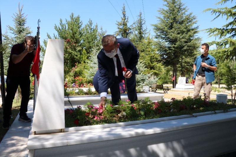 Yozgat’ta Kurban Bayramı arefesinde şehitlik ziyaret edildi
