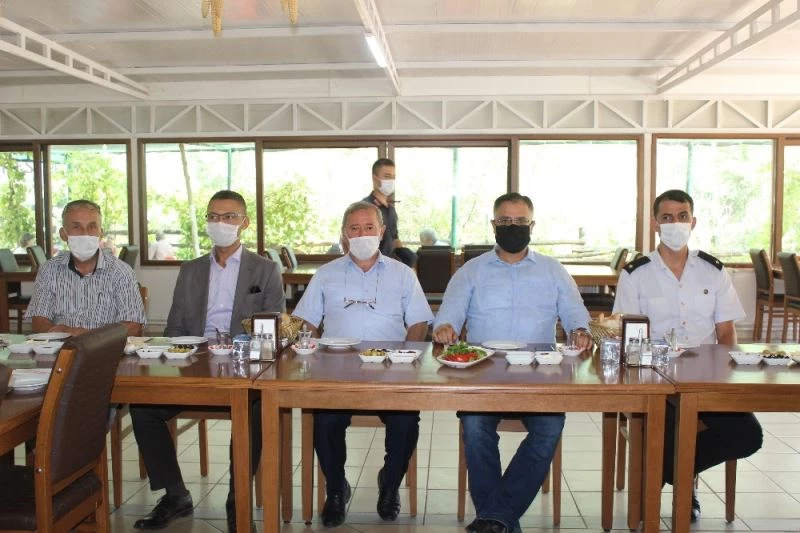 İlçenin sevilen Kaymakamı Yavuz vatandaşlarla vedalaşarak ilçeden ayrıldı
