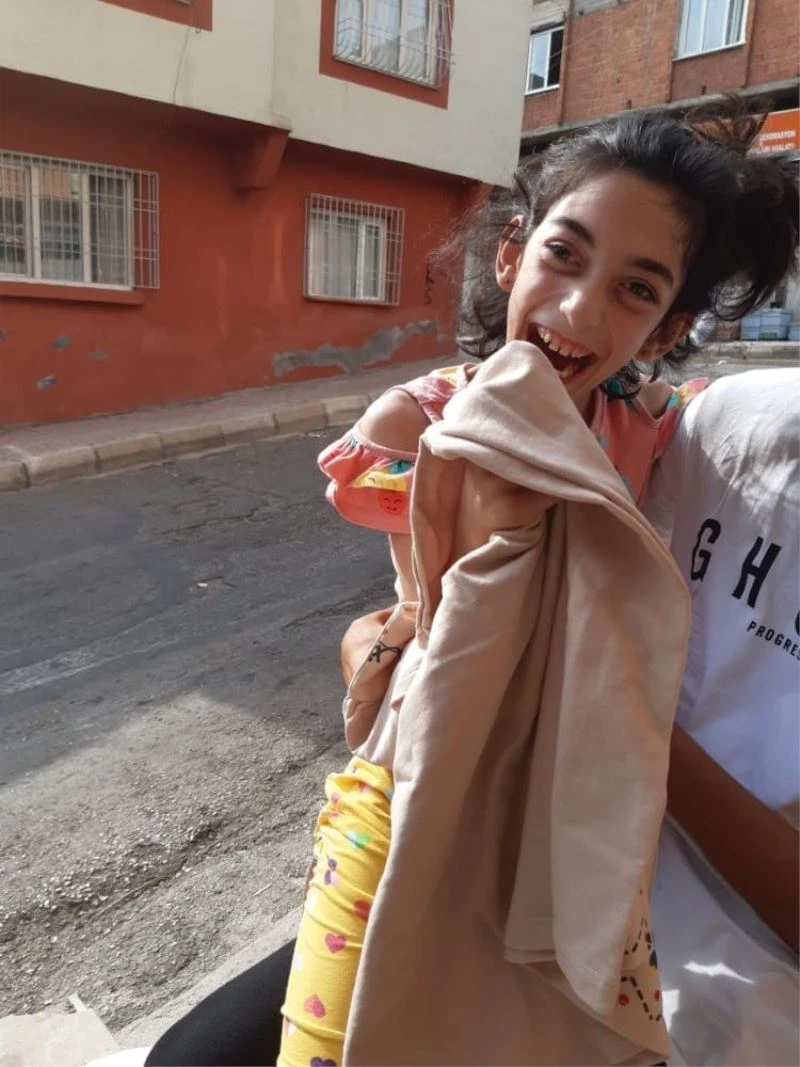 İmkander bayram öncesi çocukların yüzünü güldürdü
