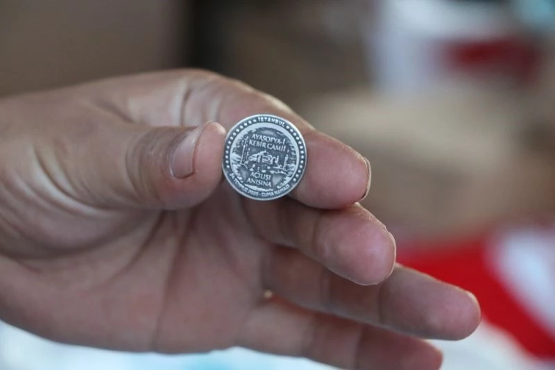 Bakan Karaismailoğlu, Ayasofya’da bayram namazının ardından çorba dağıttı
