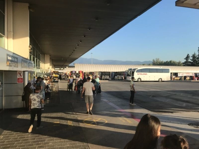 Terminal; terminal olalı, böyle tenhalık görmedi
