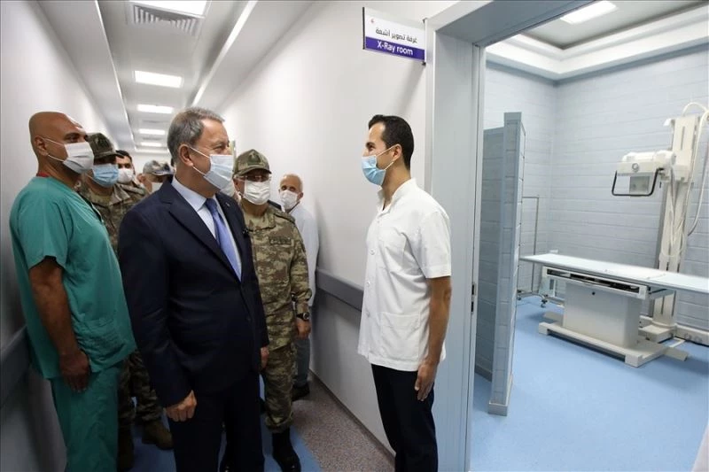 Bakan Akar, Libya’da Mehmetçikle bir araya geldi
