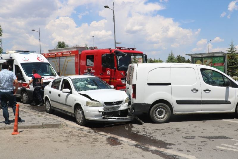 Sivas’ta trafik kazası:1 yaralı
