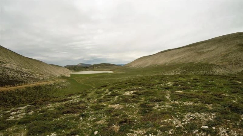 Ahir Dağı zirvesindeki göller dikkat çekiyor