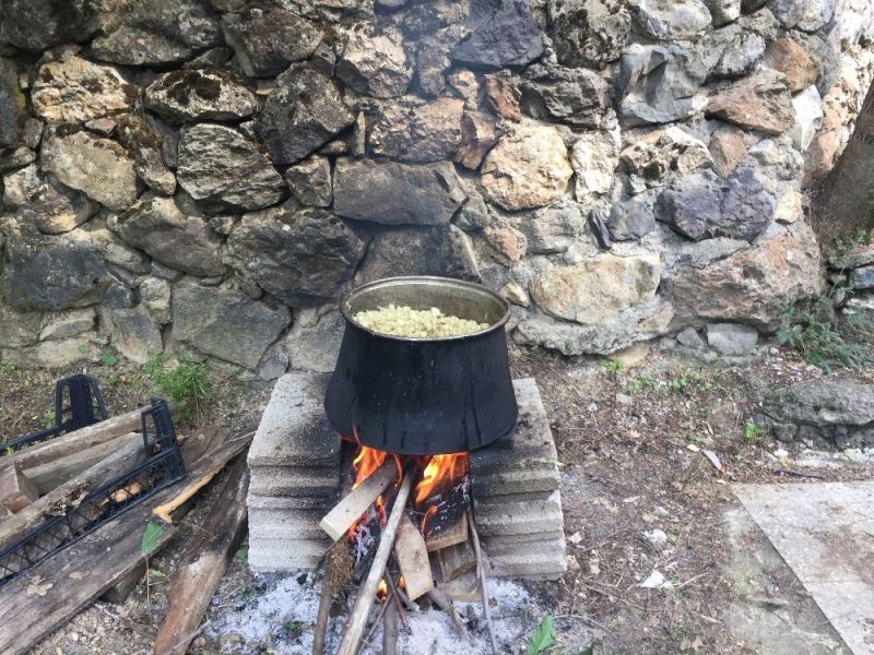 Ayaş dutunun pekmez yolculuğu
