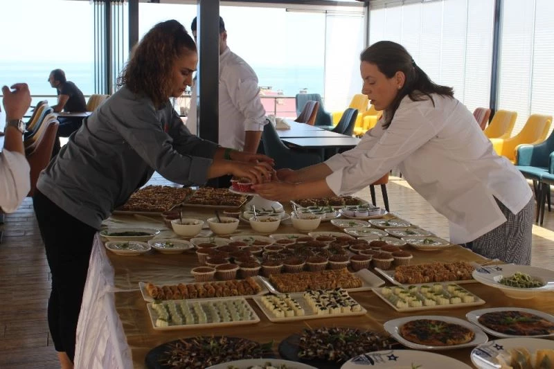 Tatlılardan keklere, milkshake’den limonataya kadar birçok lezzet ısırgan ile birleştirilerek farklı tatlar ortaya çıkarıldı
