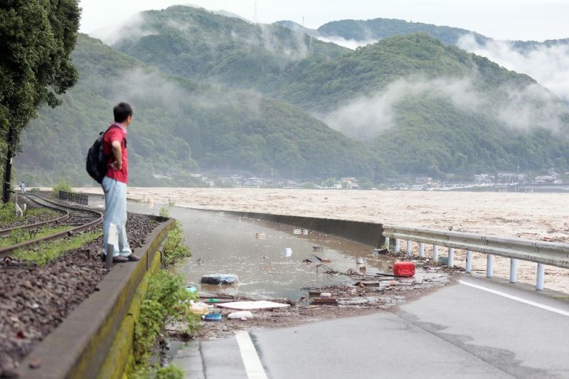 Japonya’yı şiddetli yağış vurdu: 13 kişi kayıp
