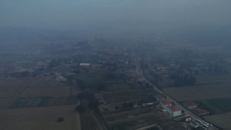 Alevler nedeniyle boşaltılan Kumköy havadan görüntülendi
