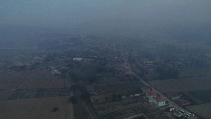 Alevler nedeniyle boşaltılan Kumköy havadan görüntülendi
