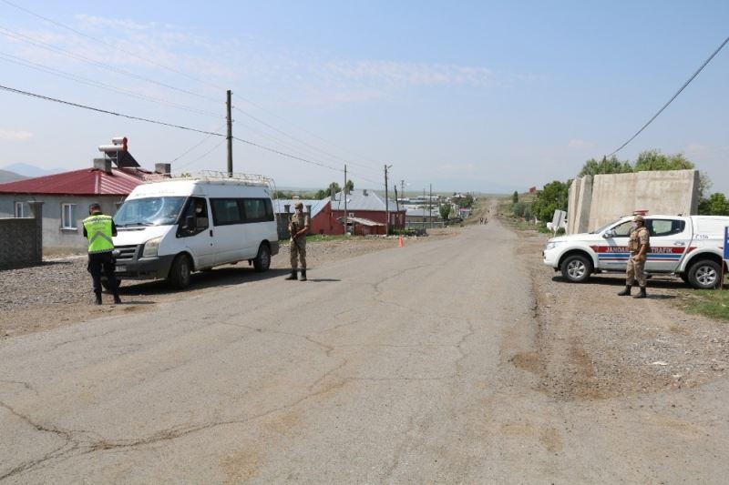 Kars’ta jandarmadan radarlı hız uygulaması
