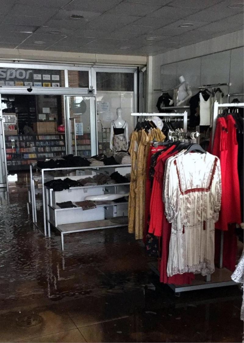 Yenişehirli iş adamının Bilecik’teki AVM mağazaları yandı
