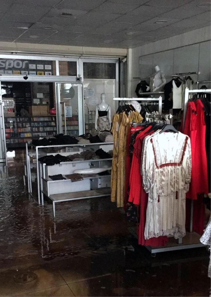 Yenişehirli iş adamının Bilecik’teki AVM mağazaları yandı
