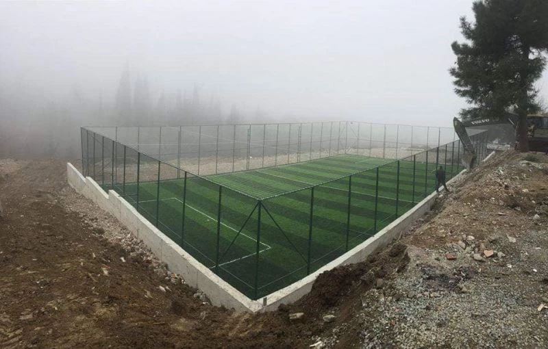 Aslanapa’ya 6 köyün yararlanacağı sentetik halı saha
