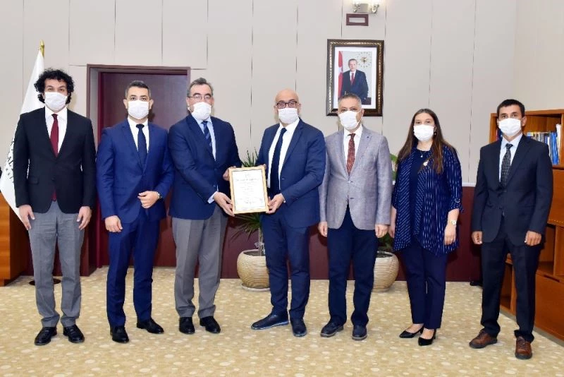 MCBÜ Sosyal Bilimler Enstitüsü ISO 9001-2015 belgesi aldı
