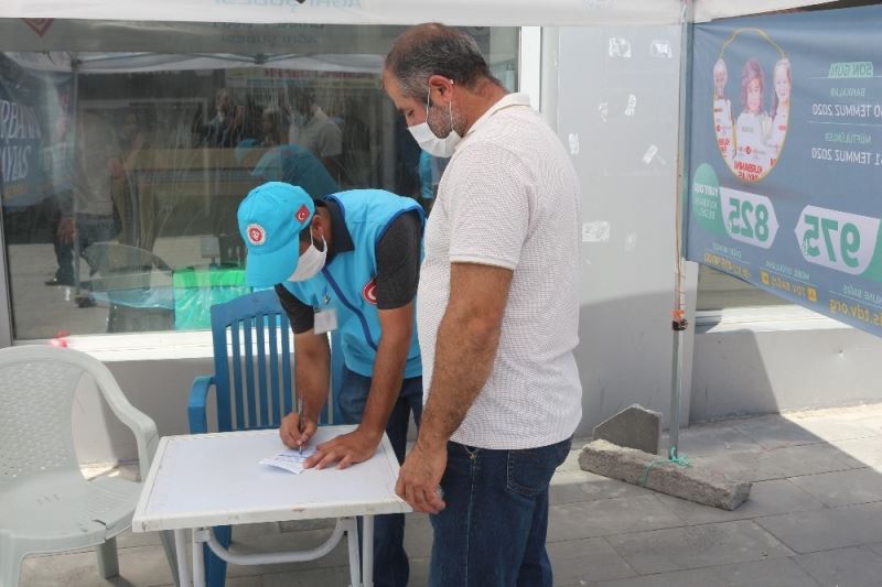 Ağrı’da ’Kurbanını Paylaş Kardeşinle Yakınlaş’ standı açıldı
