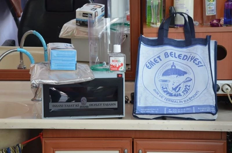 Emet’te 40 esnafa ultraviyole ışınlı sterilize makinesi
