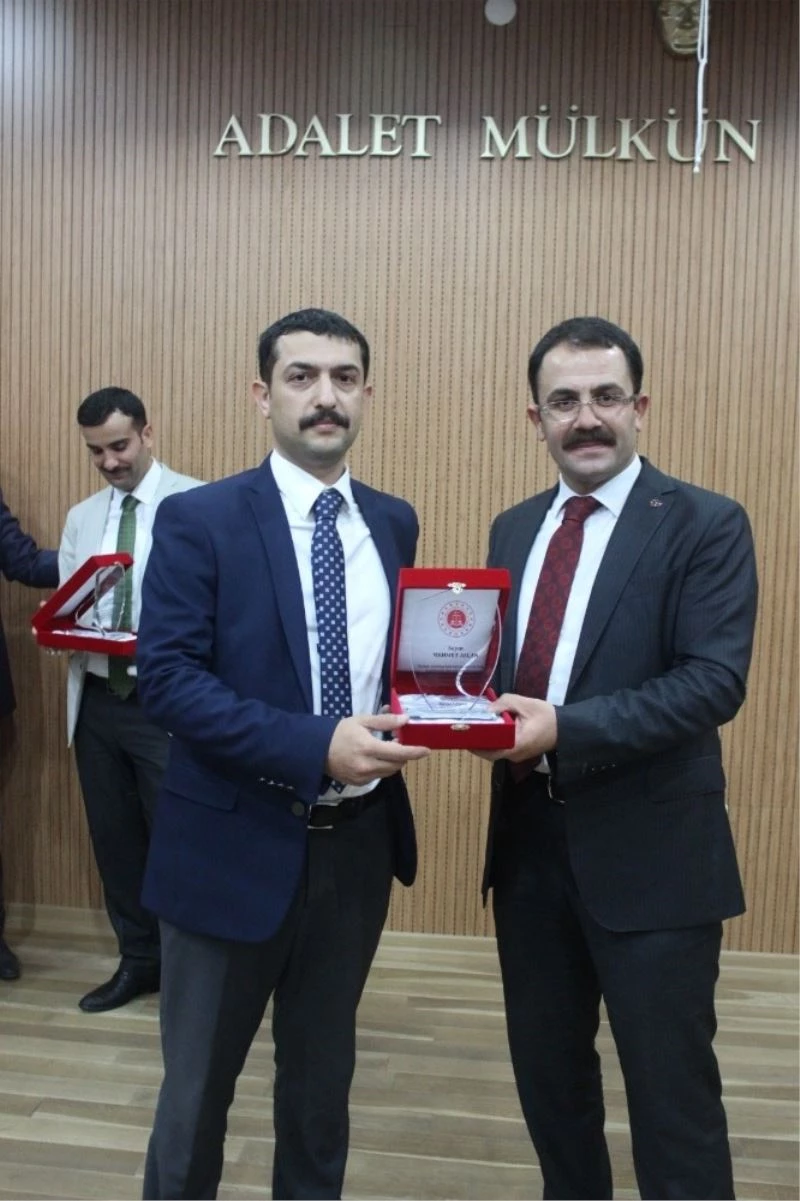 Tayini çıkan savcılara veda
