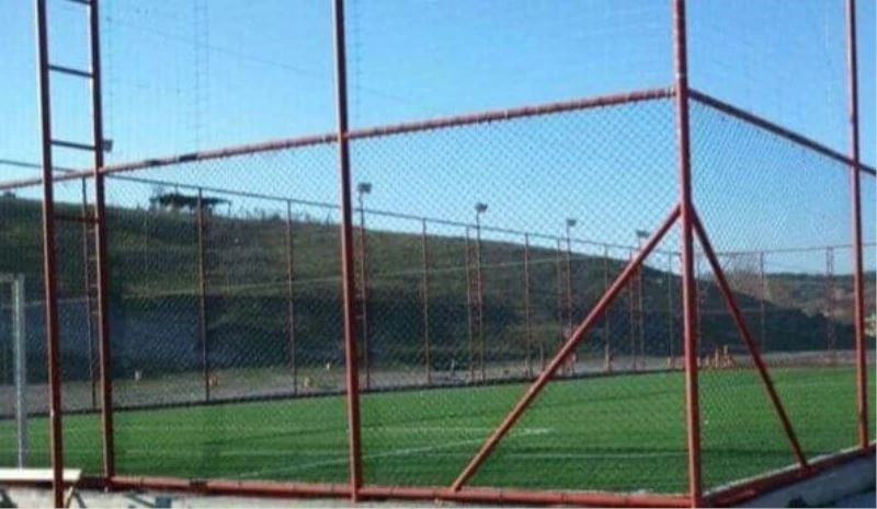 Çavdarhisar’ın Yenicearmutcuk köyüne halı saha
