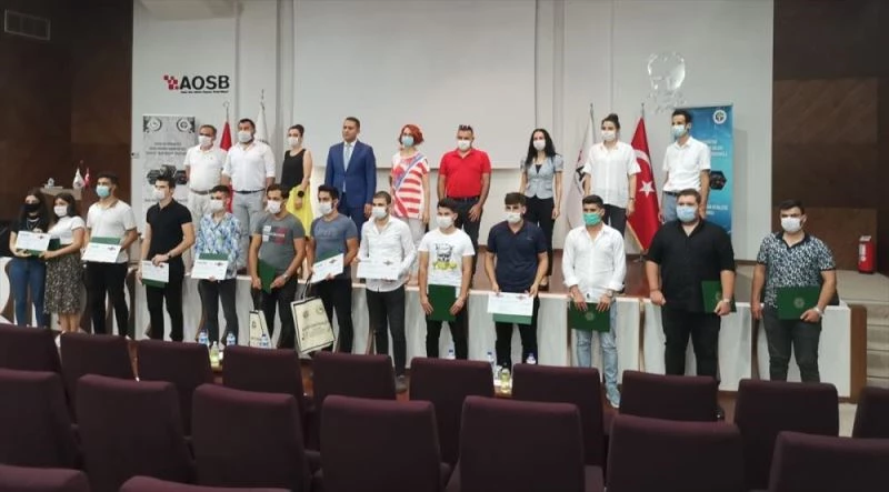 Üniversite öğrencilerinin sanayiye uygun projeleri yarıştı