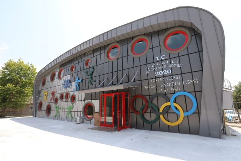 Orhangazi Spor Salonu hizmete gireceği güne hazırlanıyor
