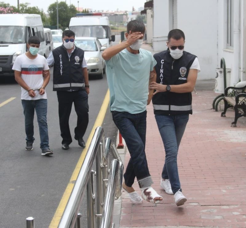 Sokakta karşılaştılar birbirlerine kurşun yağdırdılar
