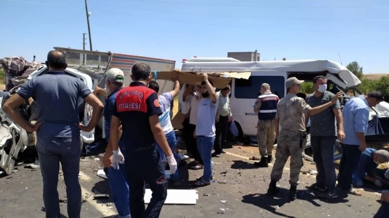 Bayram ziyareti faciaya dönüşüyordu: 15 yaralı
