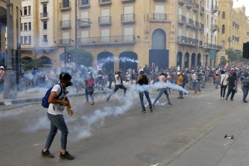 Lübnan’da hükümetin istifası sonrası protestolar yeniden başladı
