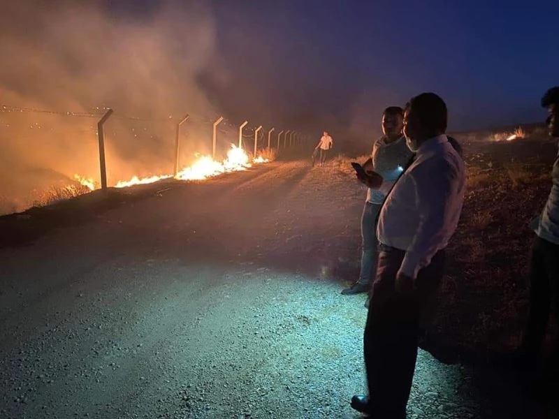 Eğlencede atılan havai fişek yangına sebep oldu
