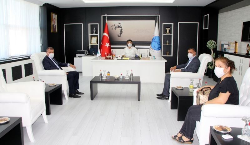 MHP İl Başkanı Demir,  Rektör Karacoşkun’la bir araya geldi
