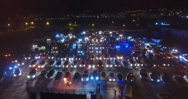 Tokat’ta arabalı sinemaya yoğun ilgi
