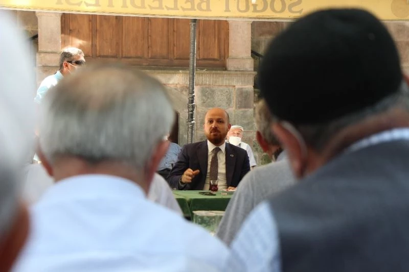 Dünya Etnospor Başkanı Bilal Erdoğan, Söğüt sakinleriyle çay sohbetine katıldı
