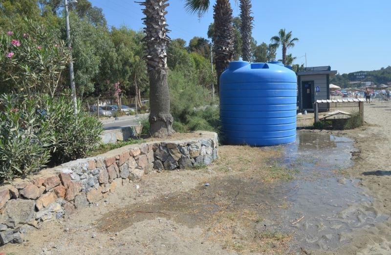 Kuşadası Kuştur Plajı’nda belediyeye ait su deposu ve üniteler tahrip edildi
