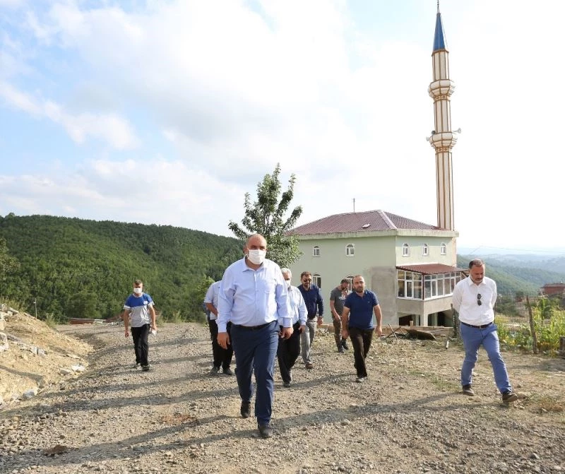 Camilerin iç temizliği ve bahçe düzenlemesi Canik Belediyesi’nden
