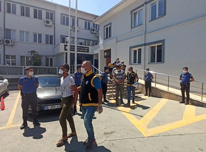 Eski eş kavgasının sanıkları adliyeye sevk edildi
