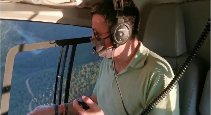 Bakan Pakdemirli söndürme çalışmalarını helikopterle havadan denetledi
