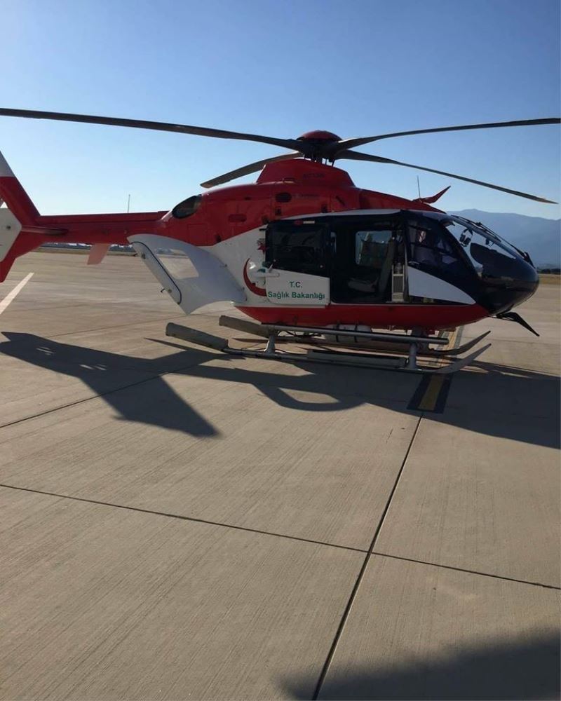 Kalp krizi geçiren hastanın imdadına helikopter ambulans yetişti
