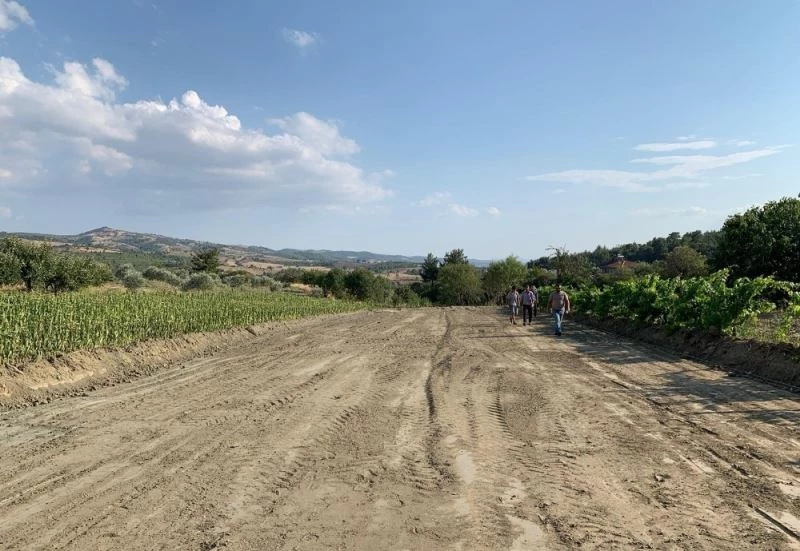 Gördes’te yeni seraların montajı başladı
