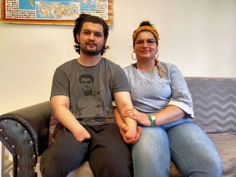 Elleri ve ayakları olmayan engellinin yaşama sevinci
