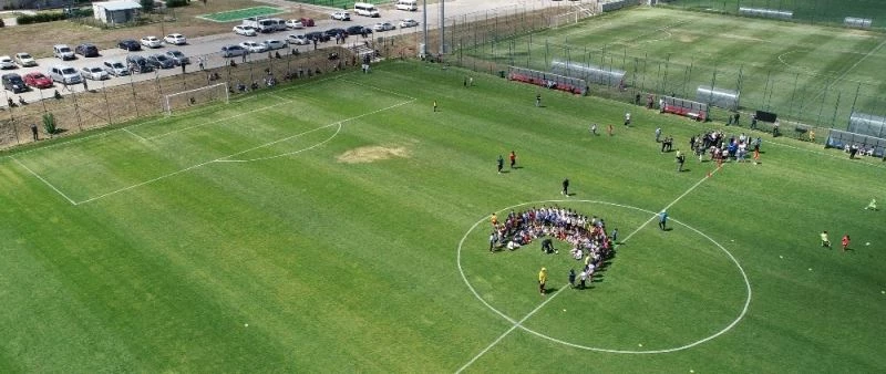 Başkan Sekmen: “Futbolda da Erzurum’dan Avrupa’ya yıldız sporcular yetiştireceğiz”
